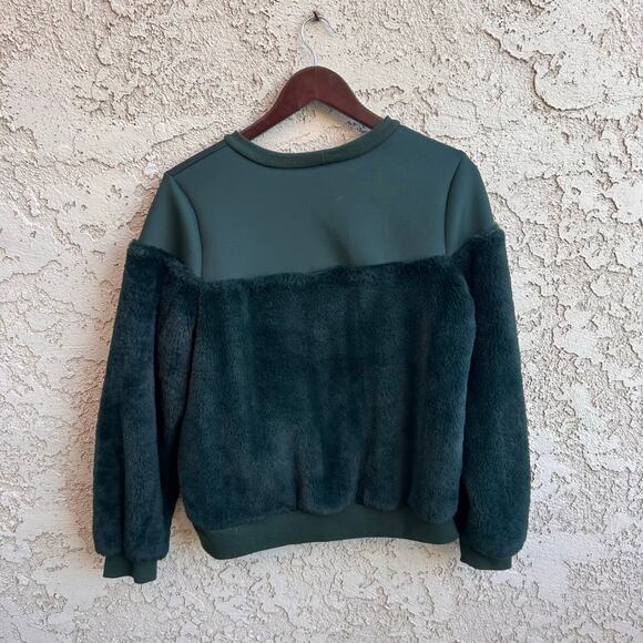 Deep Green Faux Fur Sweater Size Medium - Picture 2 of 3